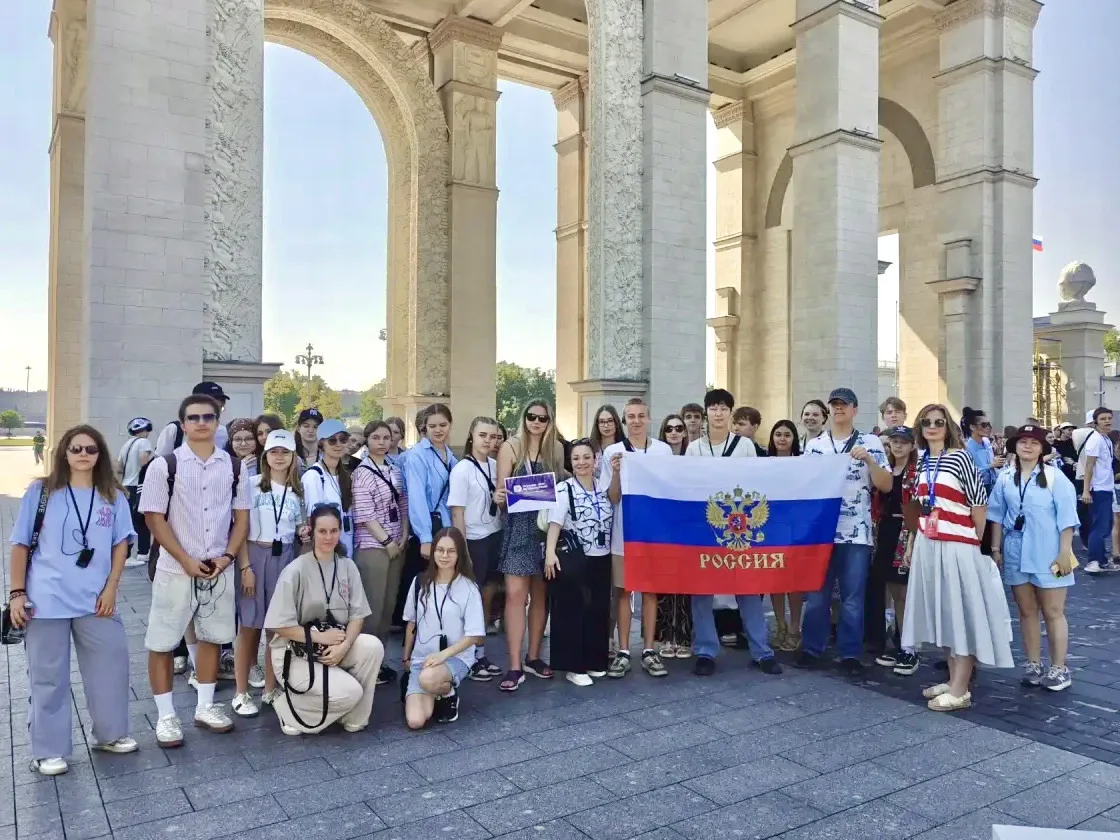 Активисты отправились в путешествие по малой родине

🇷🇺 В День России школьники из каждого региона