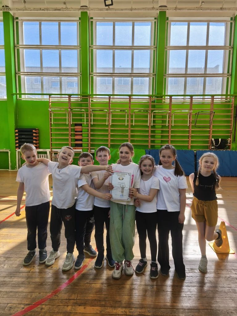 🌟🏅 Соревнования, посвященные Дню Победы в ГБОУ Школа 118! 🏅🌟  Сегодня в нашей школе царила атмосфера