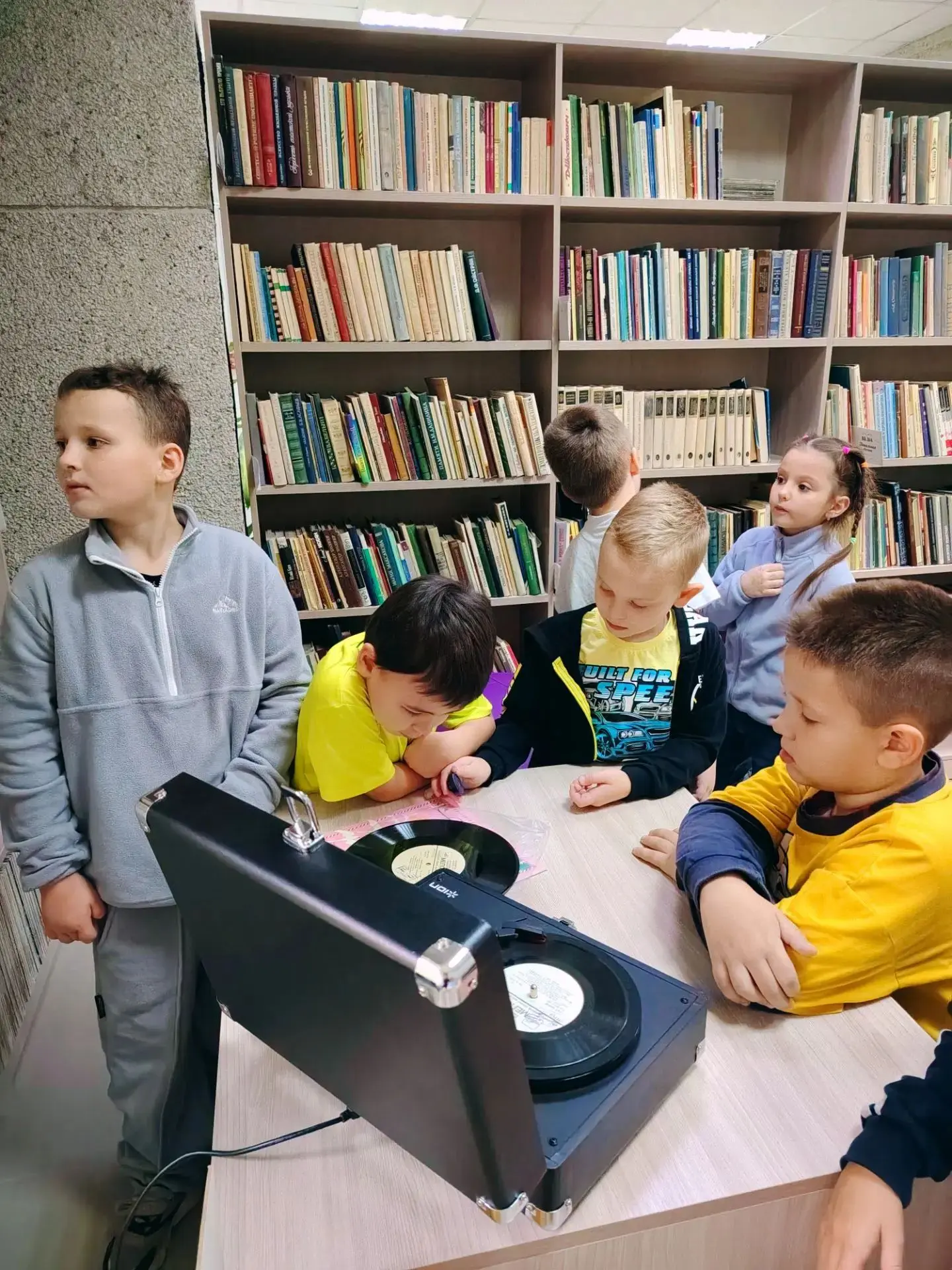 Ого! А что это? А как поет? А где записано?