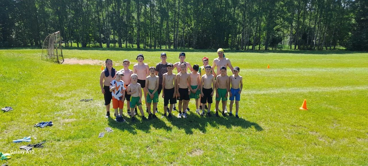 Летние сборы «Юниора» в самом разгаре! 🔥🏒

Наши юные хоккеисты х/к «Юниор» уже с 5 июня 2026 прохо