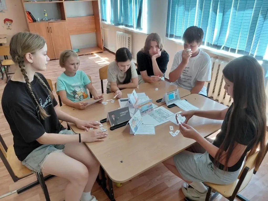 Финансовая грамотность в каждой игре! 💡🎲

На протяжении всей смены в летнем пришкольном лагере «Со