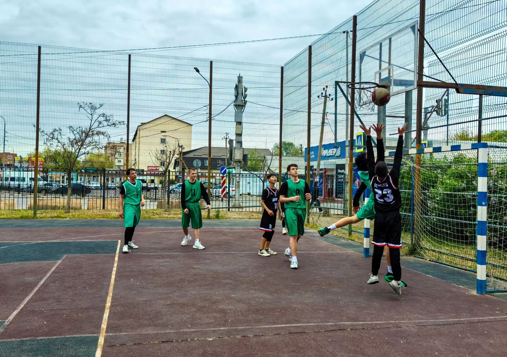 🏀 Второй день баскетбольного турнира, посвящённого Дню Победы, подарил новые спортивные победы! 🏀  Н