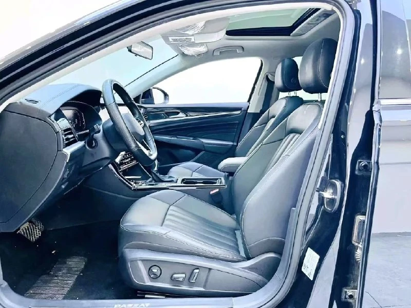 🚗 Volkswagen Passat 2WD Business Edition