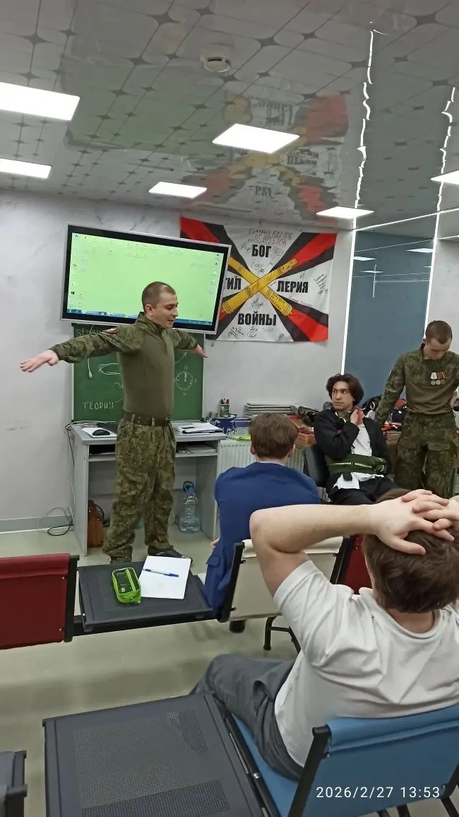 ⚕️Мастер-классы по тактической медицине от бойцов СВО!  Сегодня 10-е классы Гимназии 622 получили ун