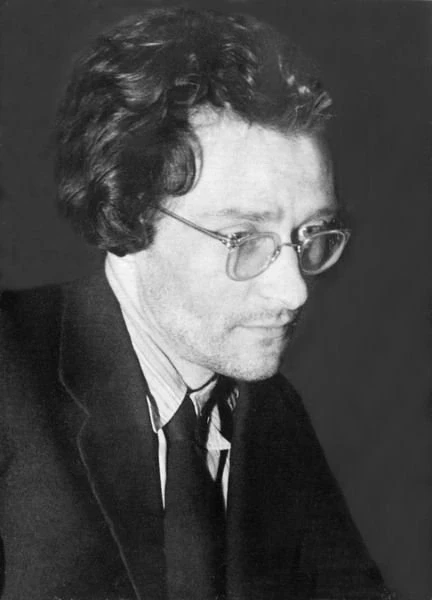Если догматик упорствует, защищая одну «половинку истины» против другой «половинки исти...