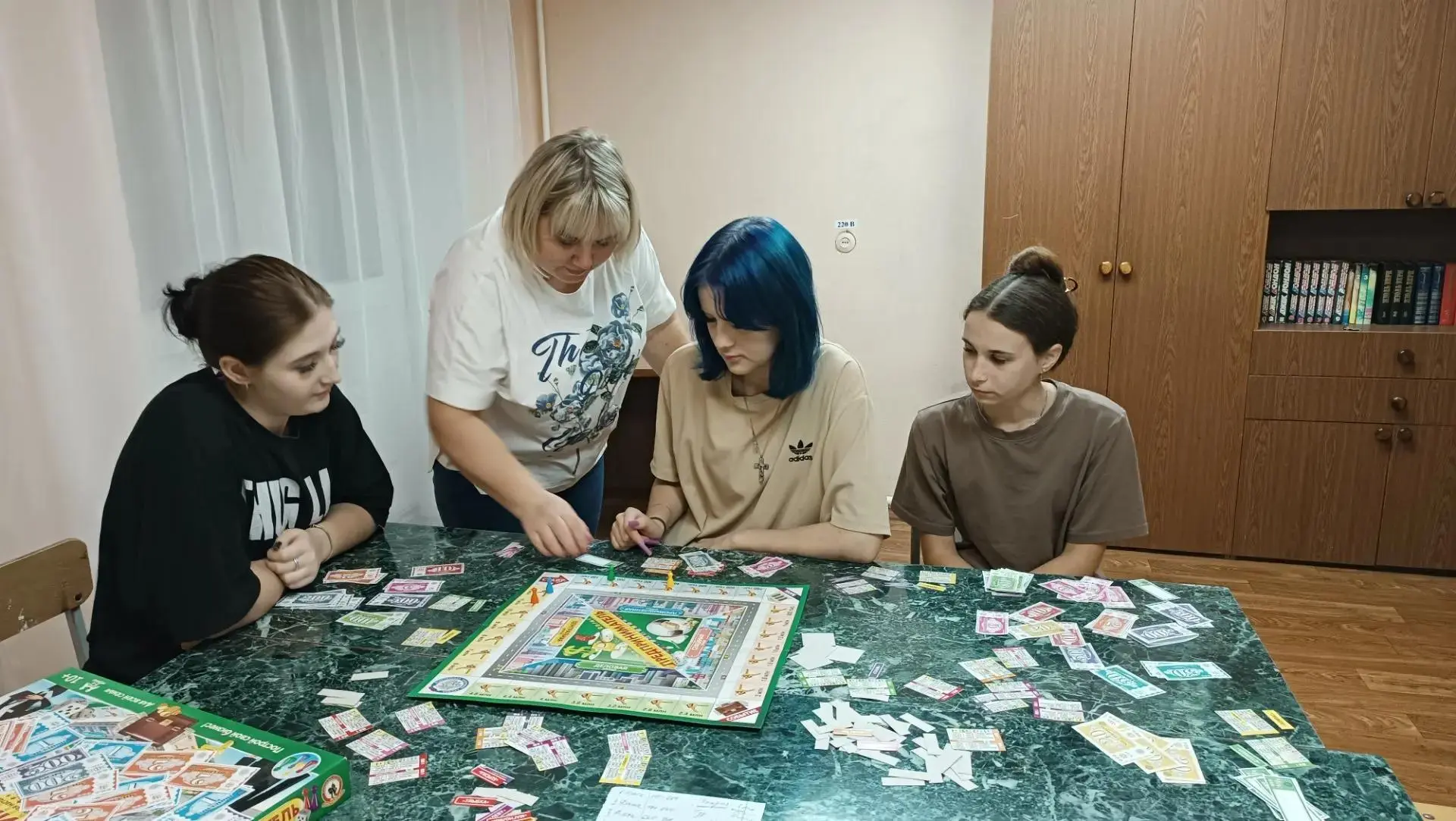 Деловая игра «Предприниматель» прошла в общежитии колледжа