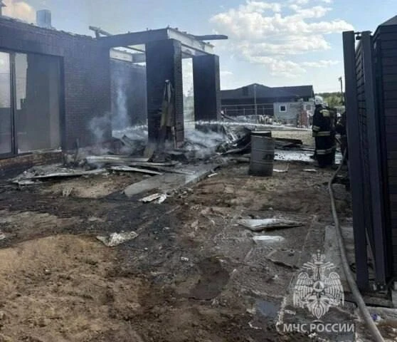 В Новоподклетном сгорел жилой дом. К счастью, обошлось без жертв.