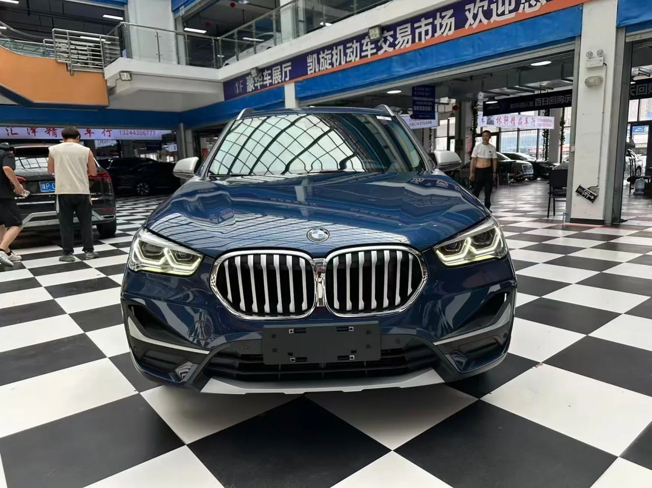 Можно заказать 
BMW X1 Style (Китай)

· Год выпуска: февраль 2022
· Пробег: 45 900 км
· Двигатель: 1