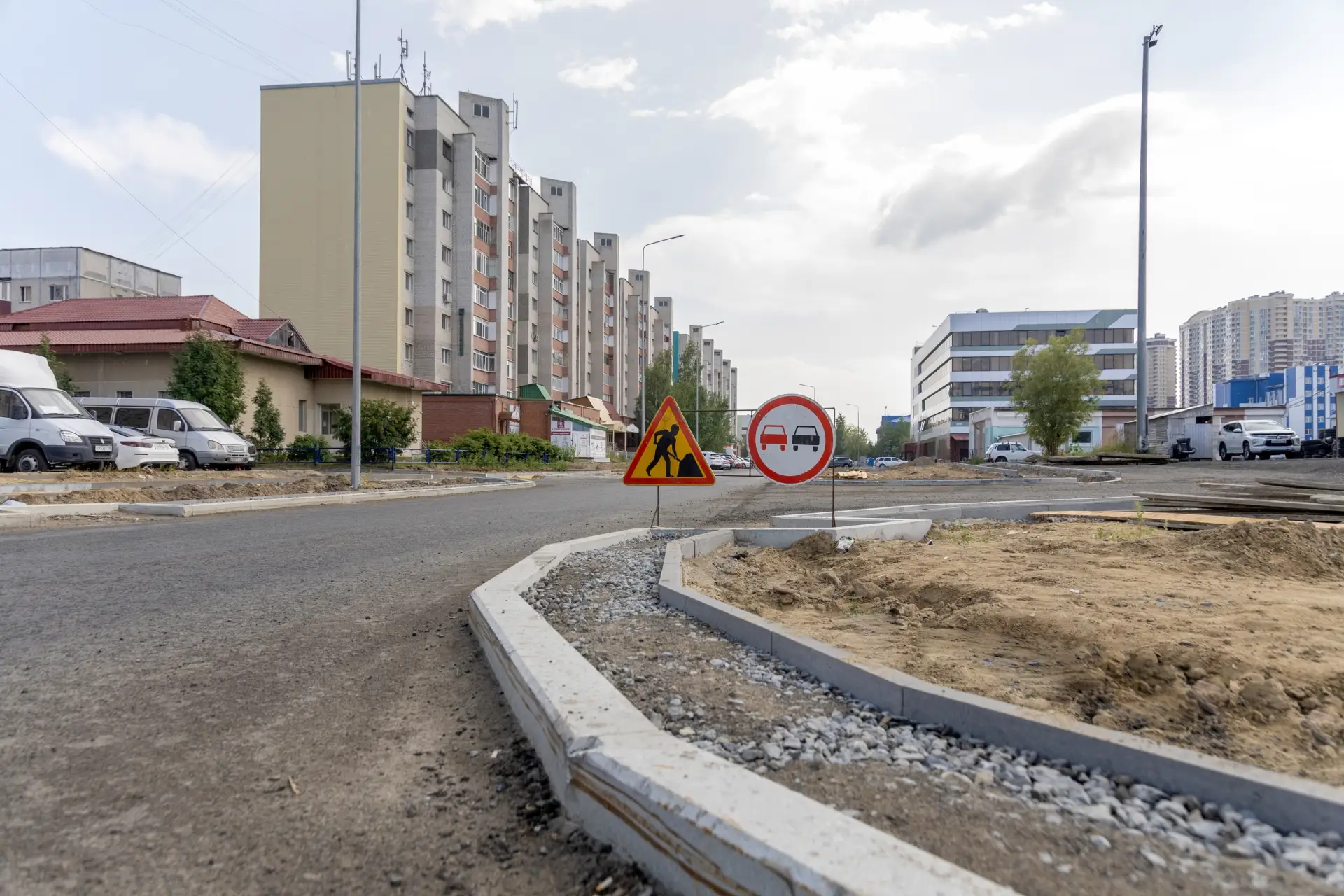 В Сургуте с опережением графика обновляют внутриквартальные проезды