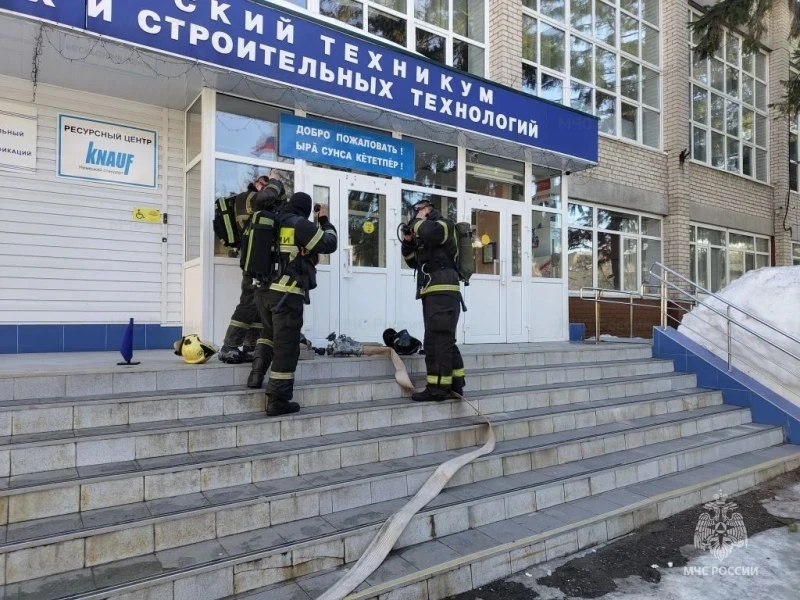 В Чебоксарах на базе техникума «ТранСтройТех» прошли пожарно-тактические учения