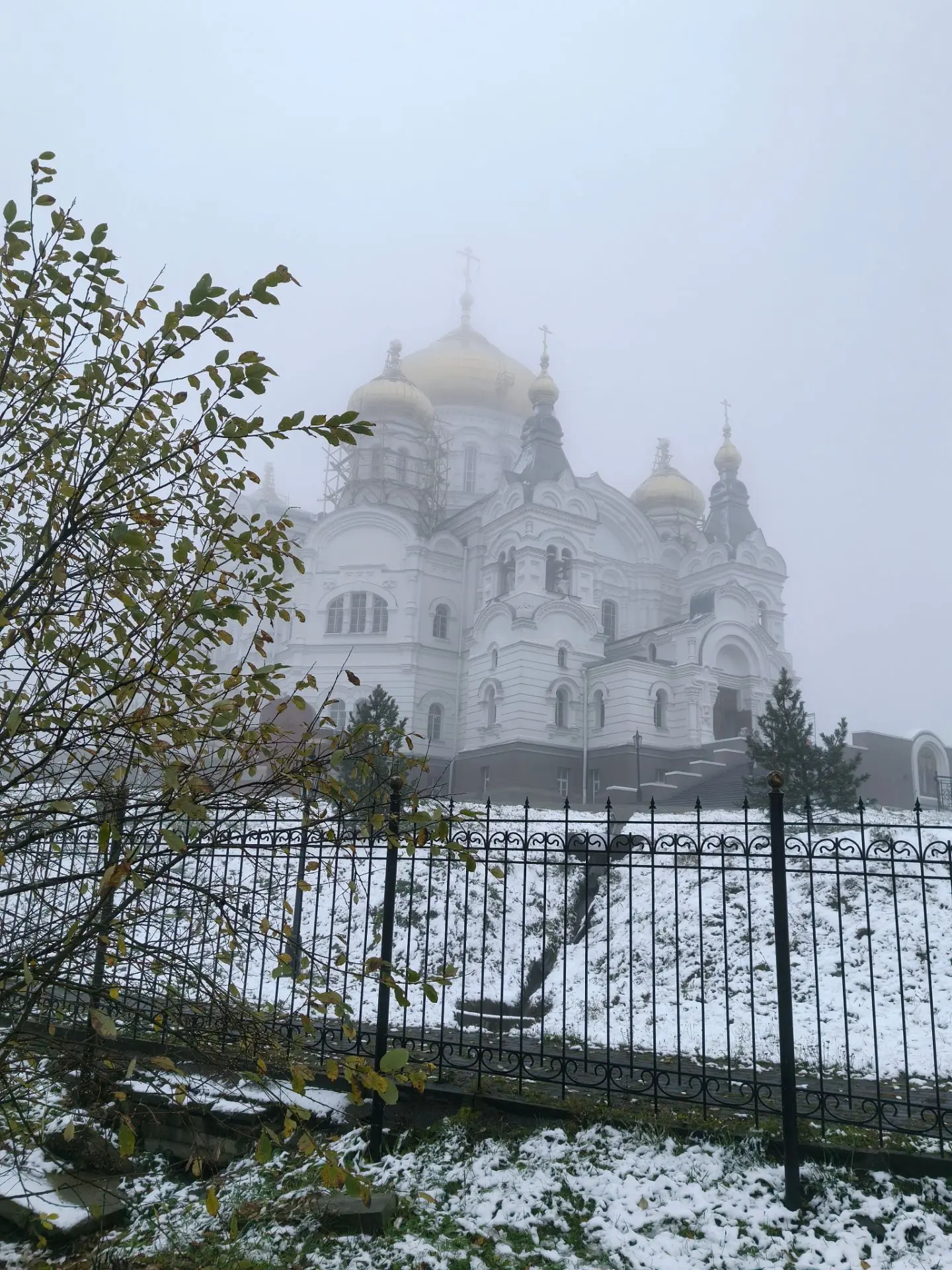 Первый снег в Белогорском монастыре!