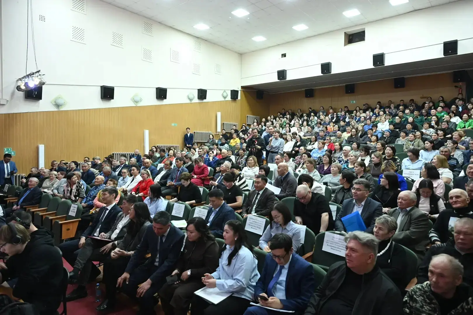 Два дня живого общения с жителями Еравнинского района, обсуждения актуальных вопросов и поиска решен