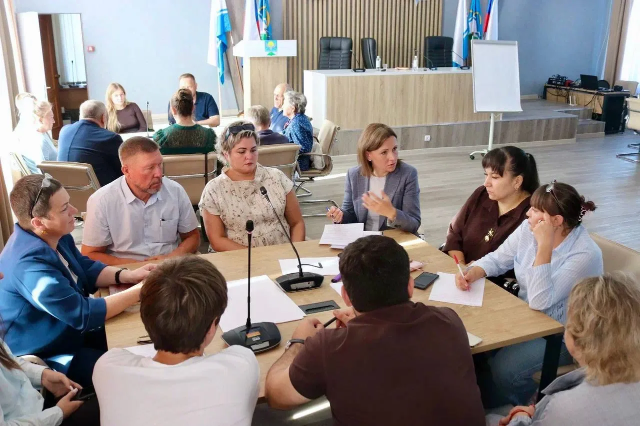 В районах Республики Алтай продолжаются обсуждения архитектурного кода региона. На этой...