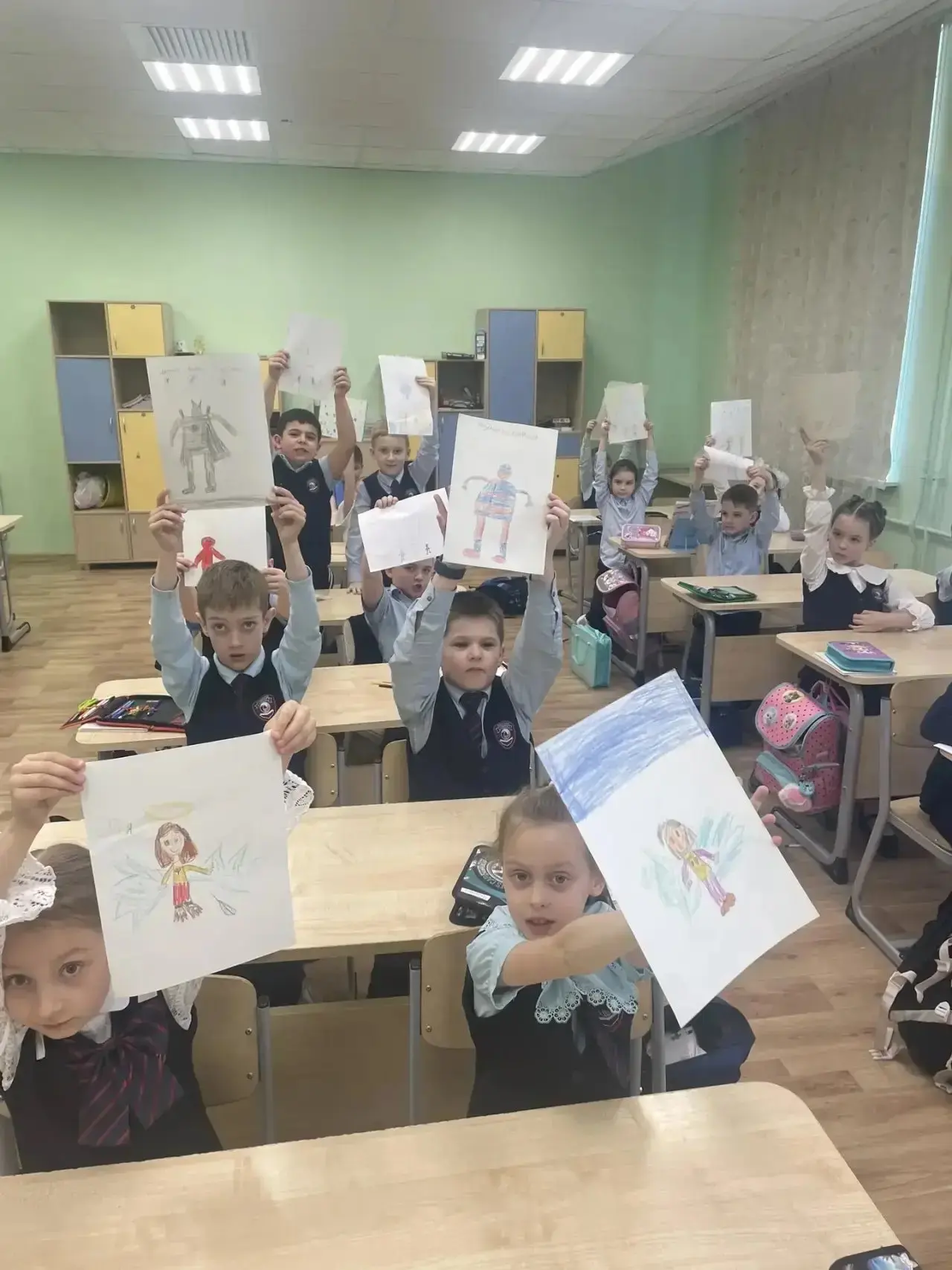 Каждый ребёнок -это целый мир, полный талантов и доброты 😇   Сегодня мы заглянули в эти миры  на зан