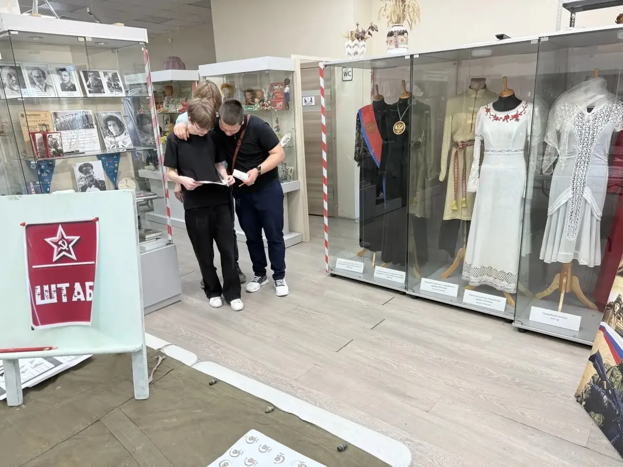 📣 Ребята из 8Б класса отправились в увлекательное путешествие по страницам истории! 📖  В музее истор