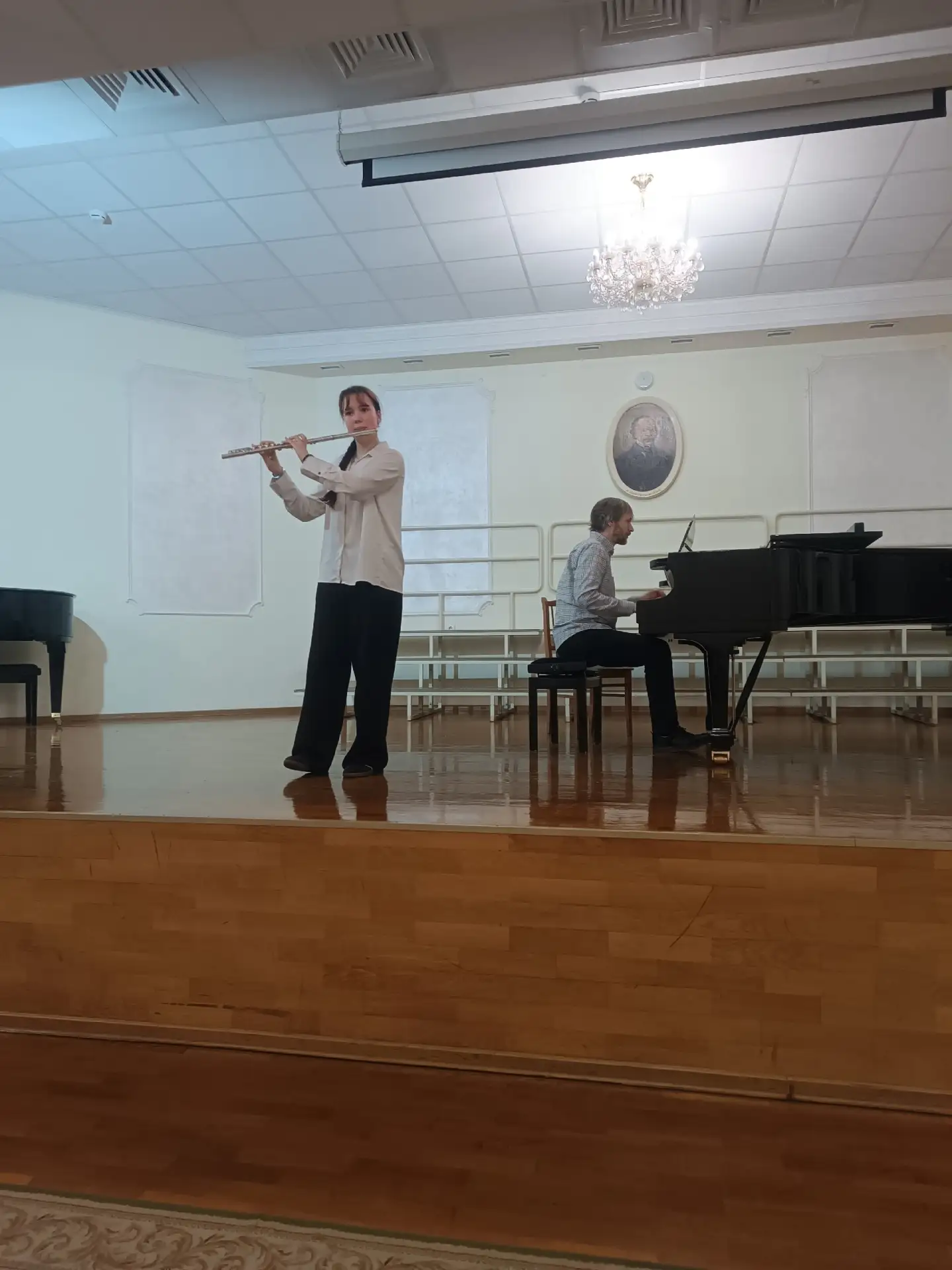 1 июня, в День защиты детей, в нашей школе прошел замечательный концерт под названием "Содружество з