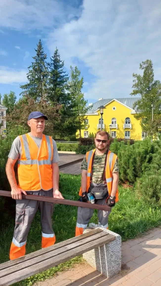 ✅Сегодня обновили скамейки на общественной территории по улице Социалистической. Все  с...