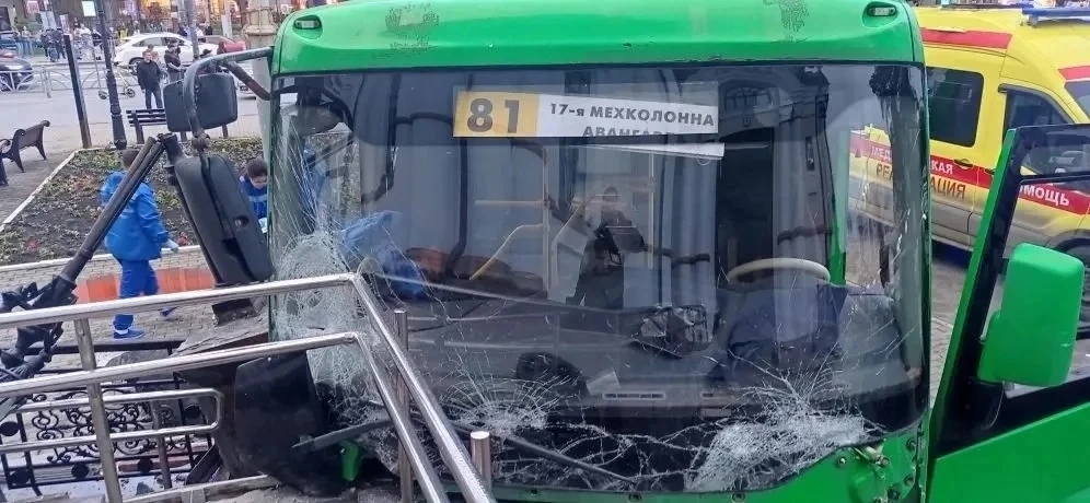 Трагическое ДТП с участием автобуса коммерческого перевозчика произошло 10 июня на перекрёстке улиц 