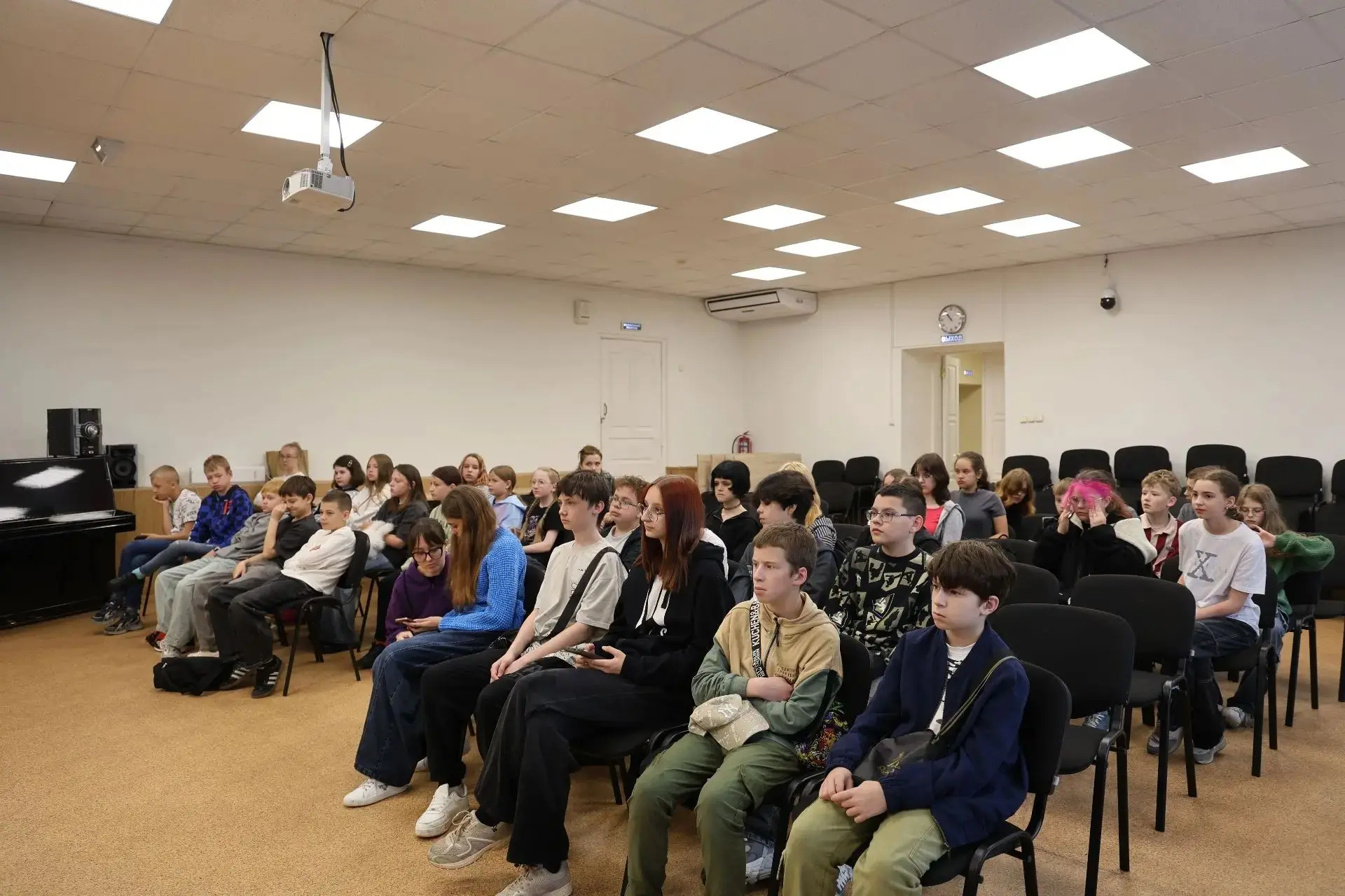 📸 От вопросов к действию: как прошла встреча трёх медиаотрядов с экспертом из мира журналистики
 
С