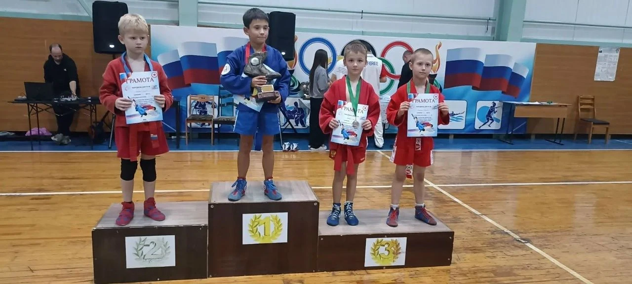 Петровские самбисты стали призёрами соревнований спортклуба «Юность» в Кузнецке