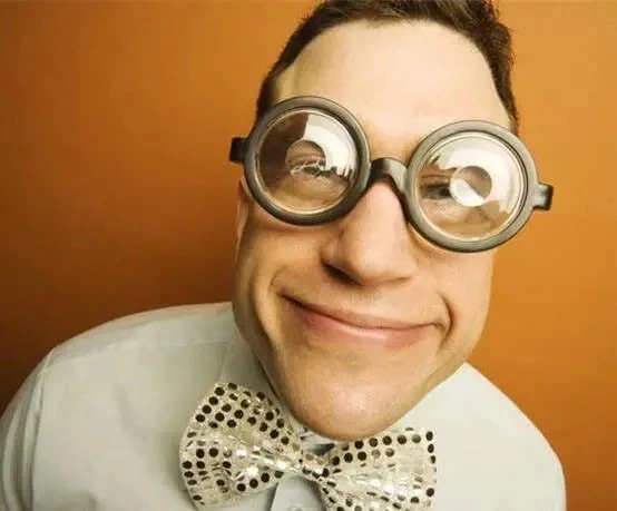 👁️‍🗨️ Привычки, которые могут ухудшить ваше зрение 👁️‍🗨️