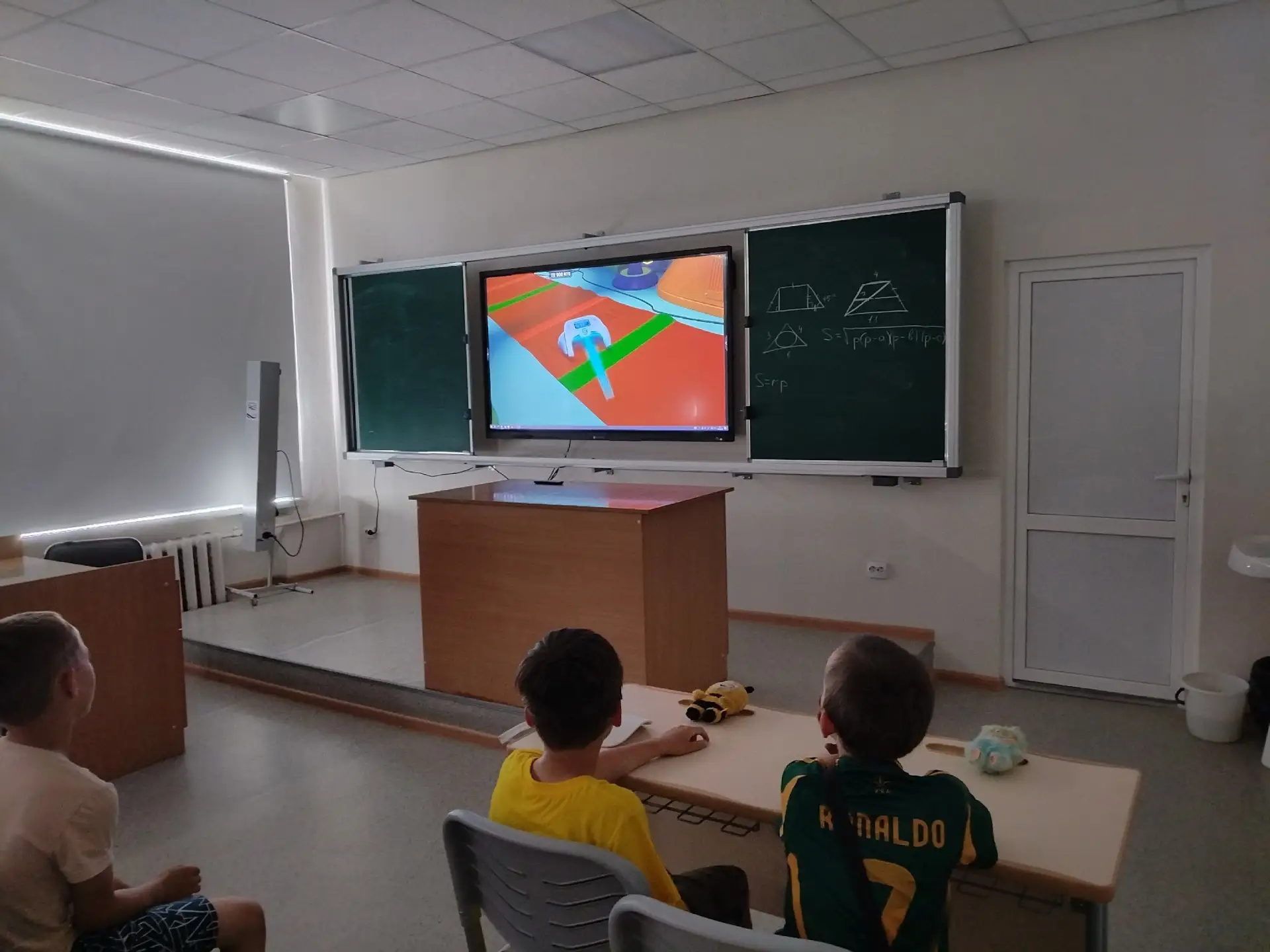 ☀️По страницам лагерной смены
✨Профилактические минутки безопасности
проводит медсестра Надежда Вита