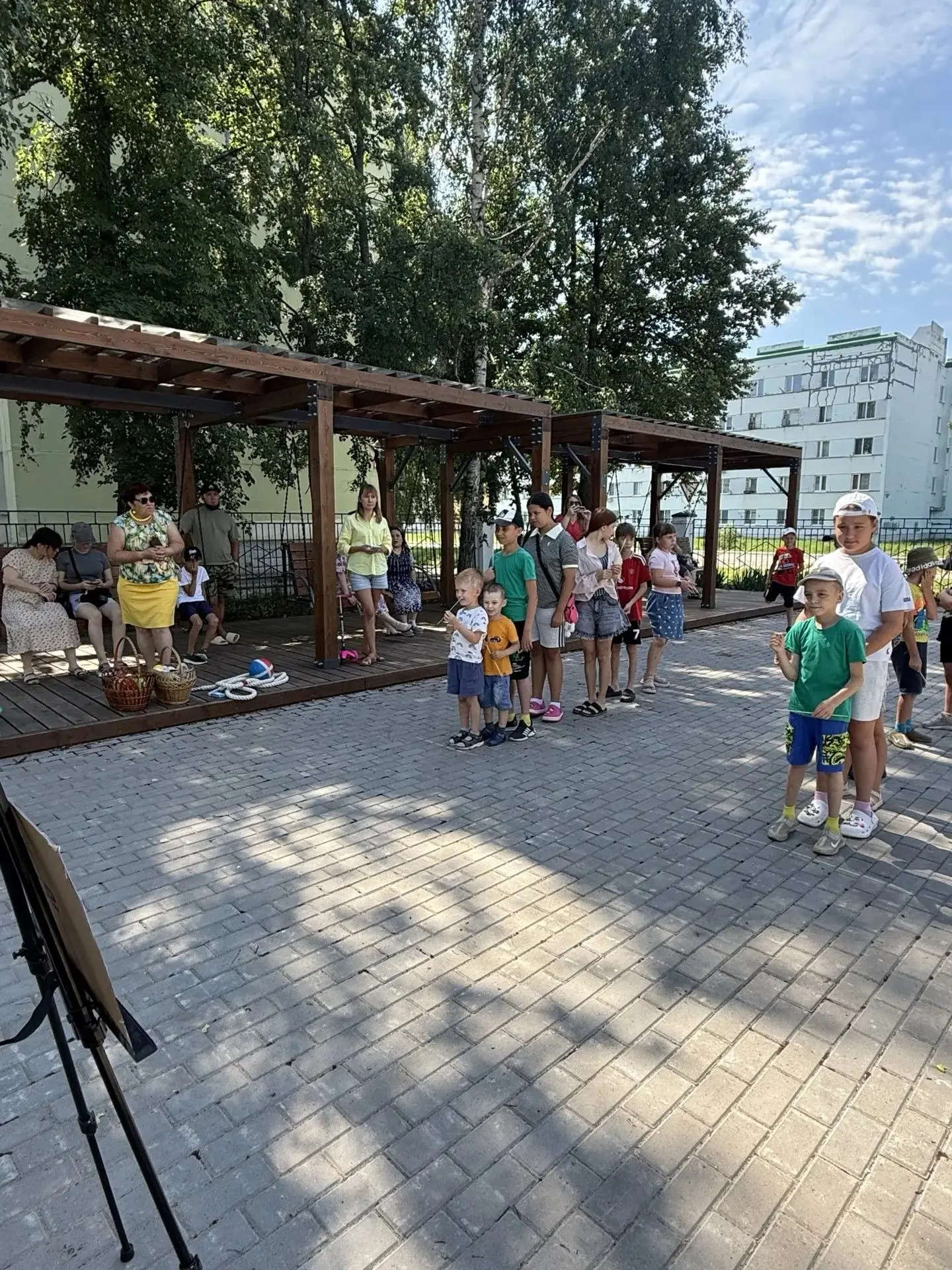 8 июля, в День семьи, любви и верности, прошёл семейный спортивный квест «Путешествие по России всей