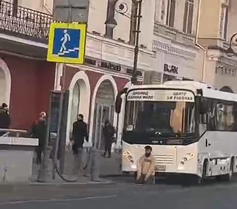 За уличные молитвы уволили и оштрафовали