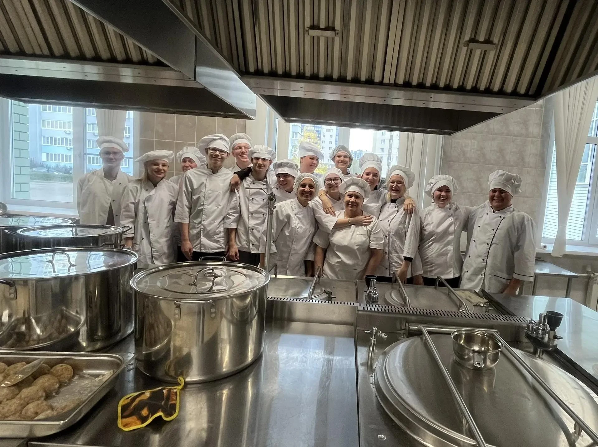 Открытая кухня: секреты школьного пищеблока для будущих профессионалов