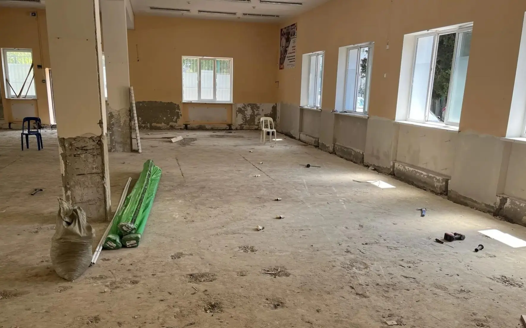 Летом традиционно ведем ремонтные работы в  школах и детских садах Геленджика. Работы и...