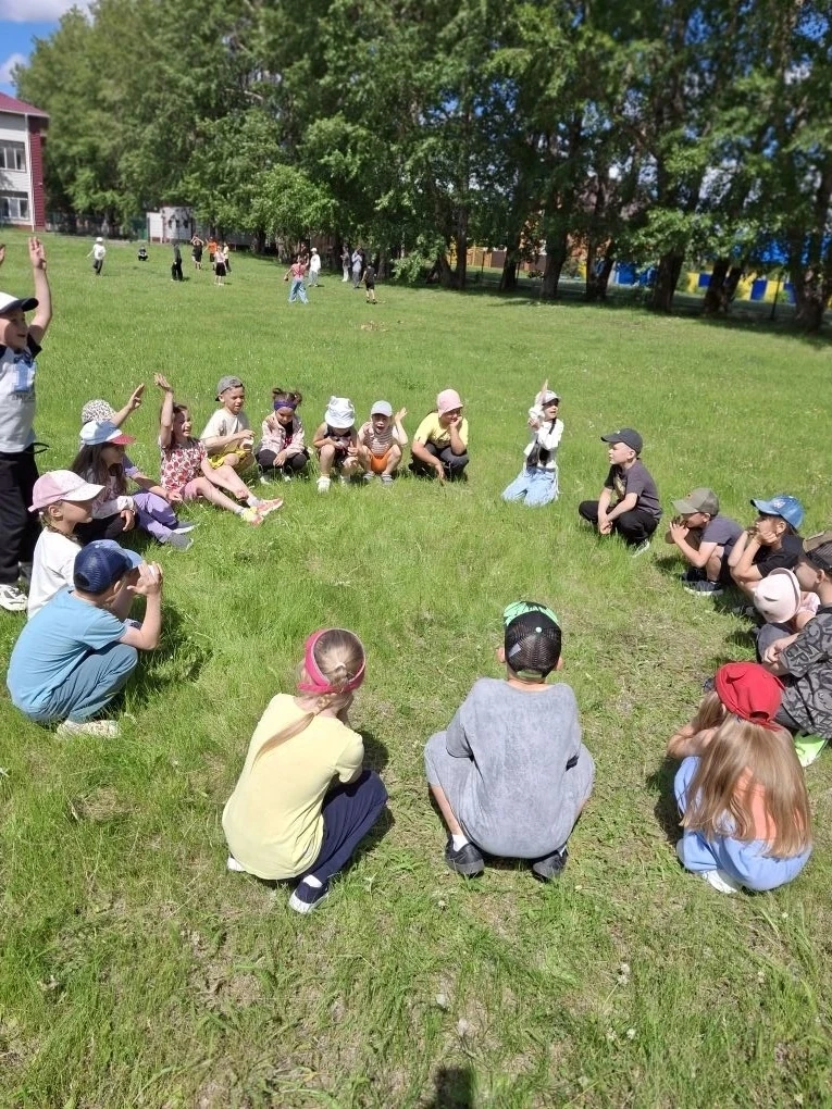 ☀ День #3: Традиции, творчество и жаркое лето! 🇷🇺🎨
Экватор близок, а градус нашего настроения рас