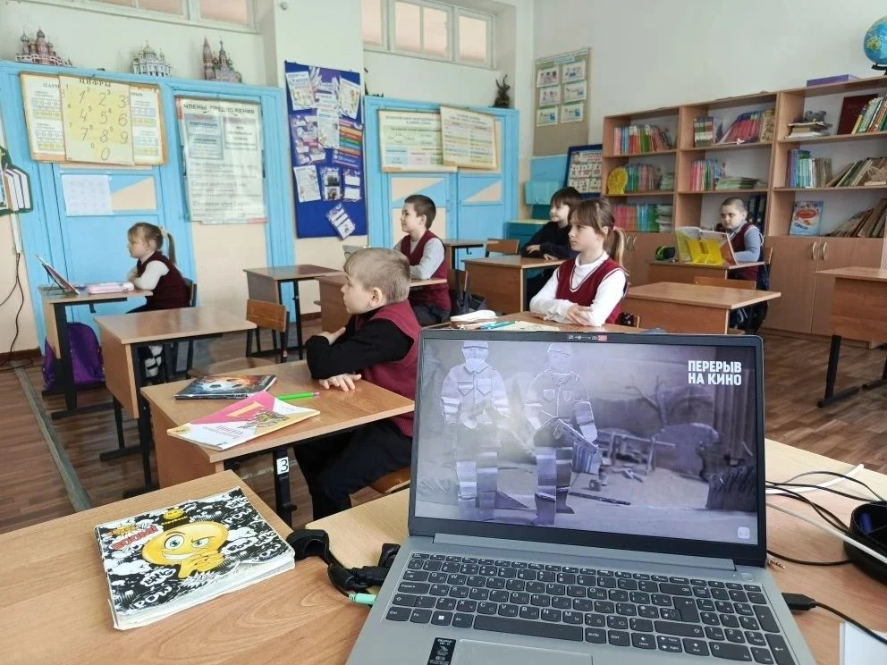 Сегодня в МОУ "Оленьковская ОШ им. А.И. Башкина" состоялся показ фильмов военно-историч...
