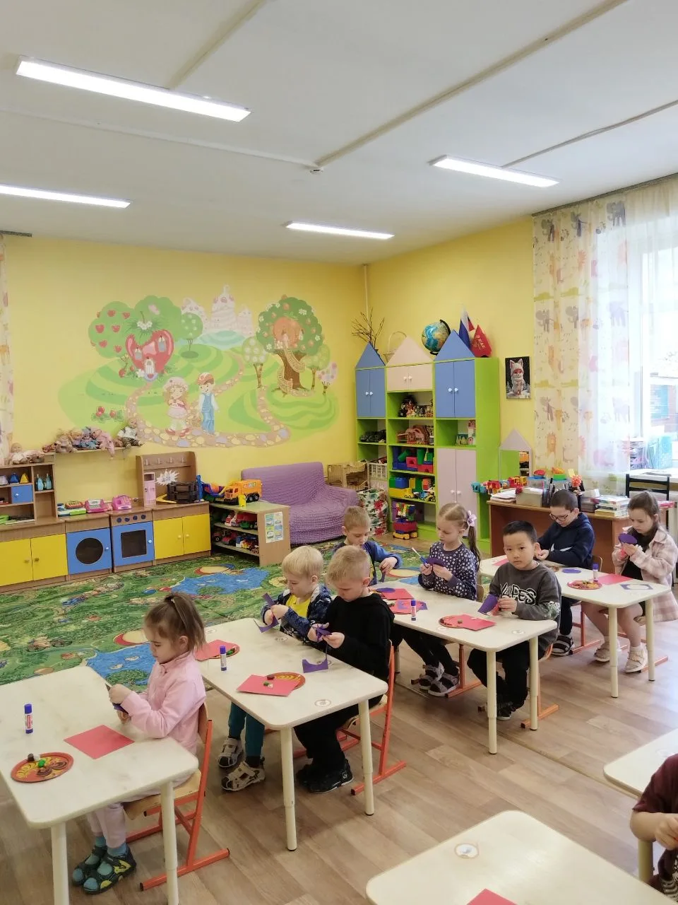 🌸 Весна. В подготовительной группе «Ягодка» ребята погрузились в атмосферу весны! 🌼🌤️