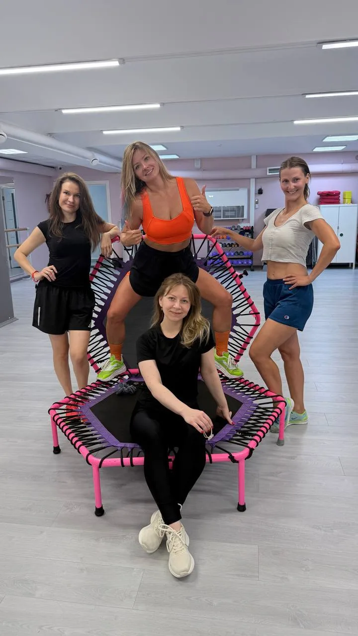 🚺 «Между нами, девочками»