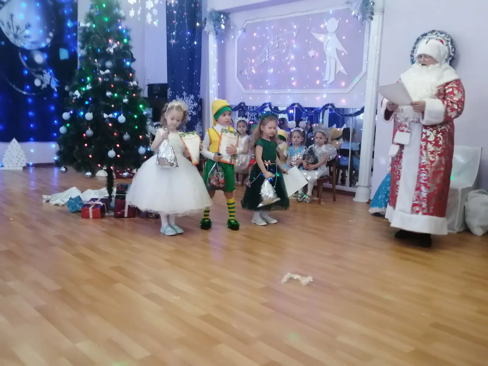 26 декабря в МДОУ  ДС № 5 г. Сердобска  царило настоящее новогоднее волшебство — в груп...