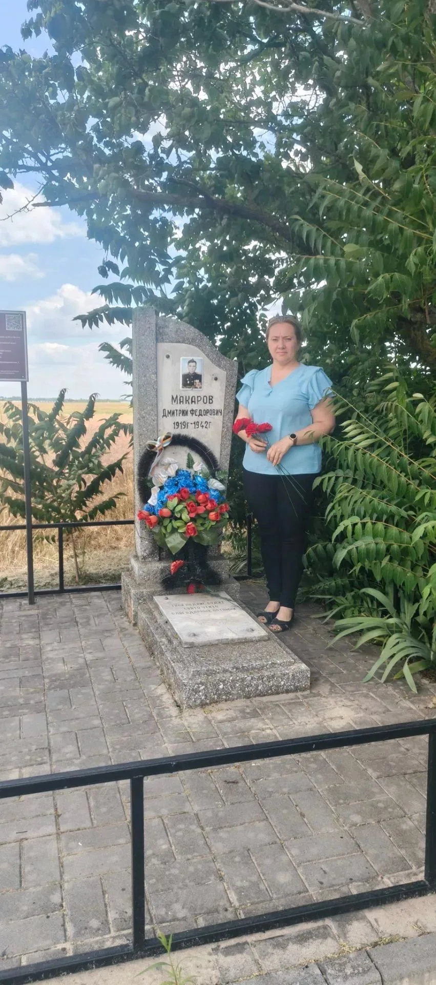 Ко Дню скорби и памяти в Багаевском сельском поселении
 прошло возложение цветов к памятникам
погибш