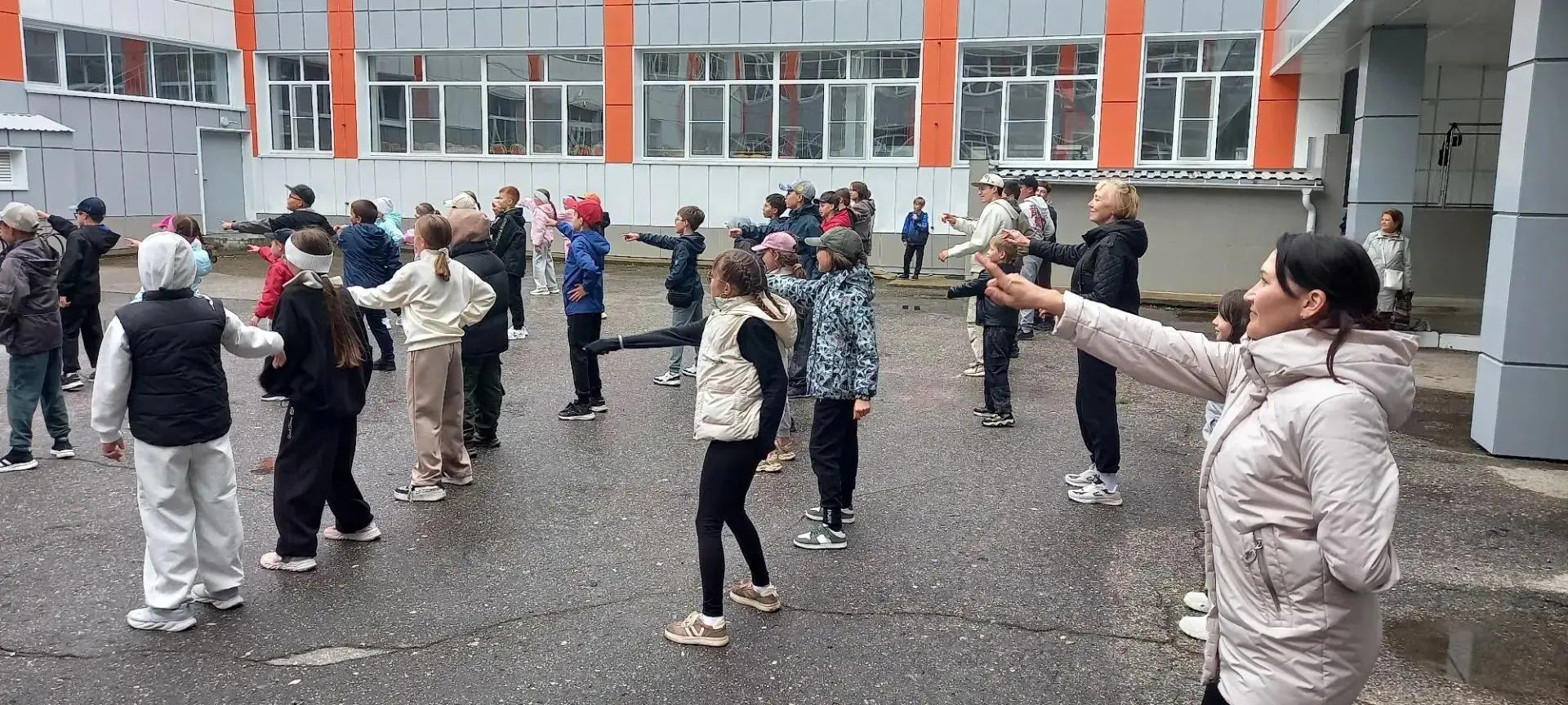 Двойной заряд бодрости: День города и День флага!