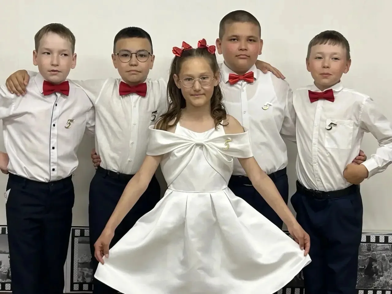 🎬✨ Куда уходит детство? ✨🎞️📽️

27 мая в нашей школе состоялся особенный праздник — прощание с нач