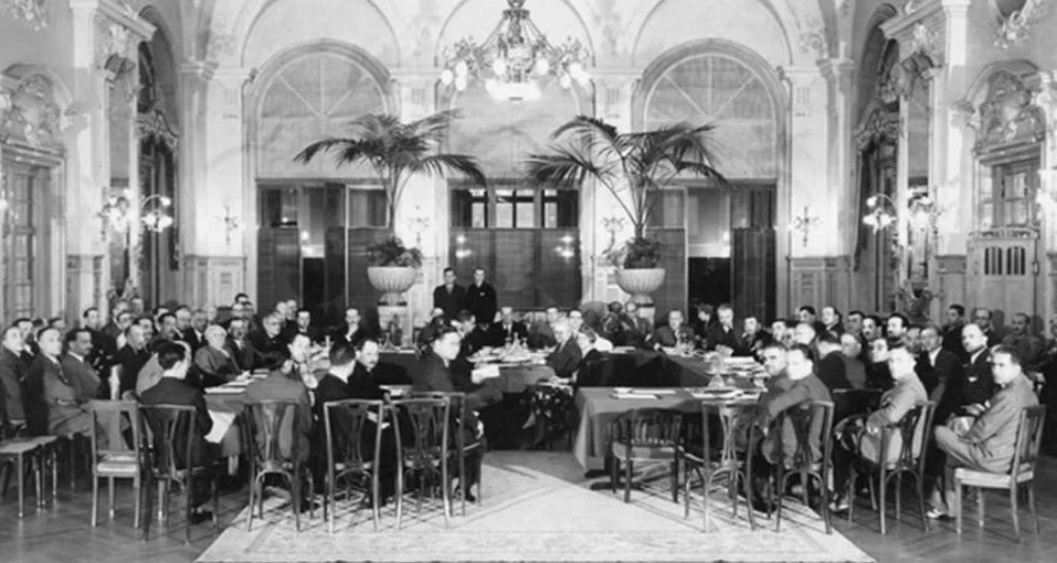 20 июля 1936 года подписана конвенция Монтрё. Великобритания и Франция вернули Турции к...