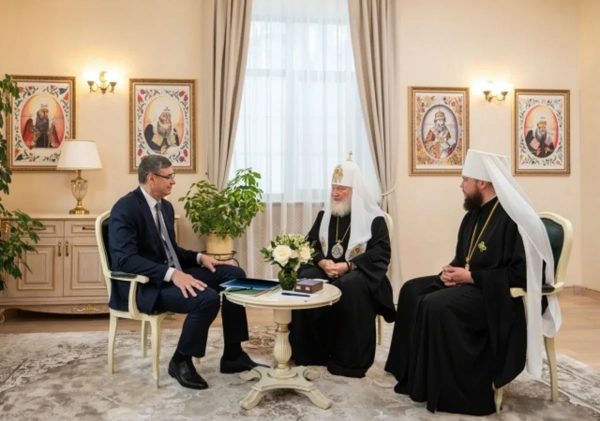 Патриарх Кирилл поблагодарил митрополита Никандра за приём во Владимирской епархии.