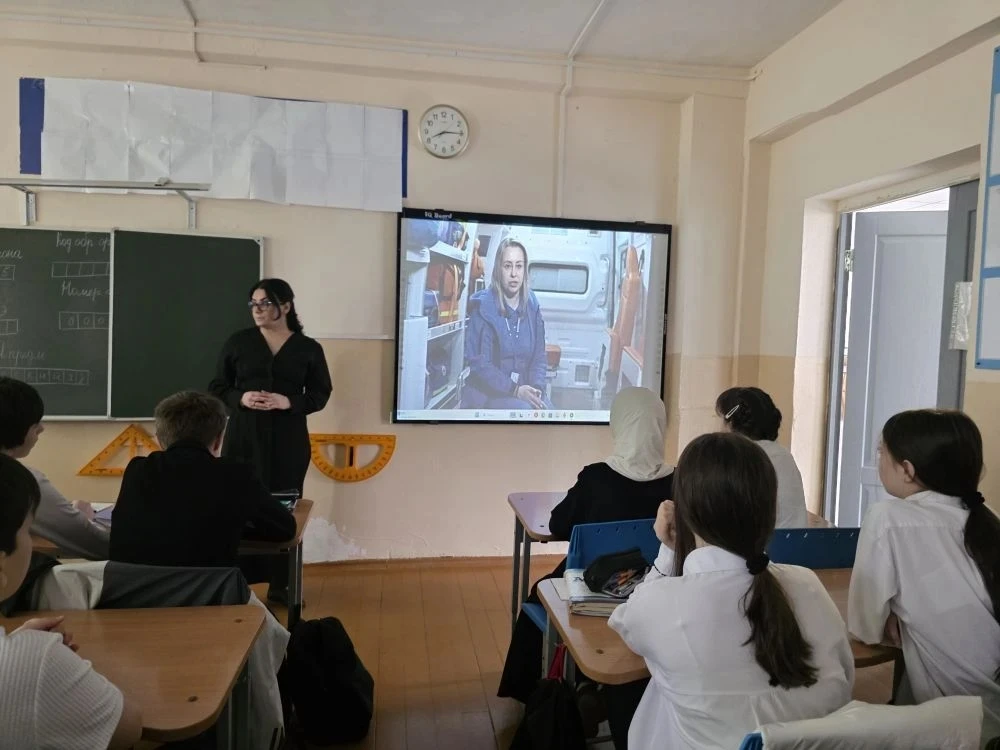 «Разговоры о важном» сегодня были посвящены настоящей командной работе. 🤝  В преддверии Праздника Ве