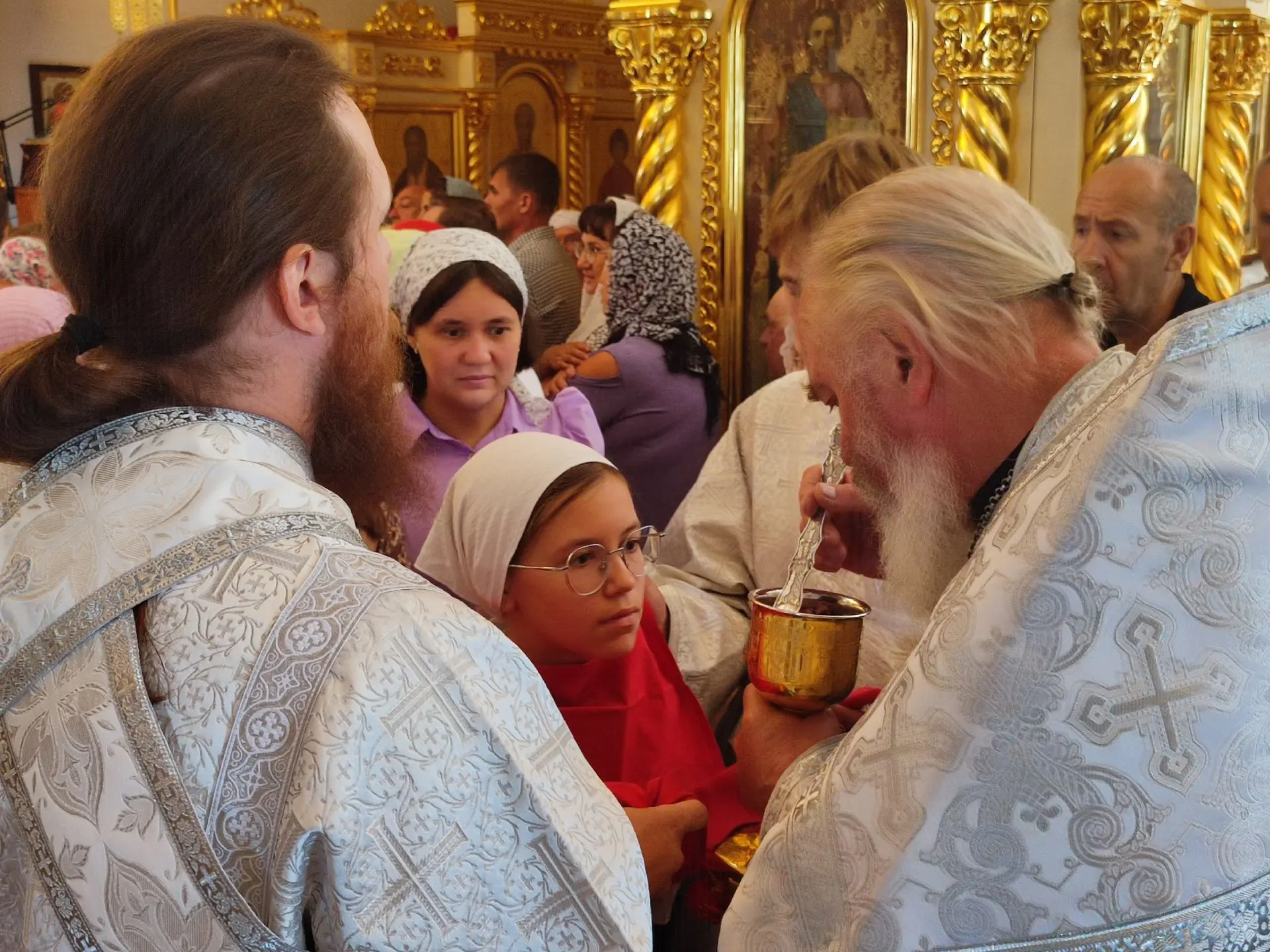 В Свято‑Андреевском храме города Маркса прошла Божественная литургия. Богослужение возг...