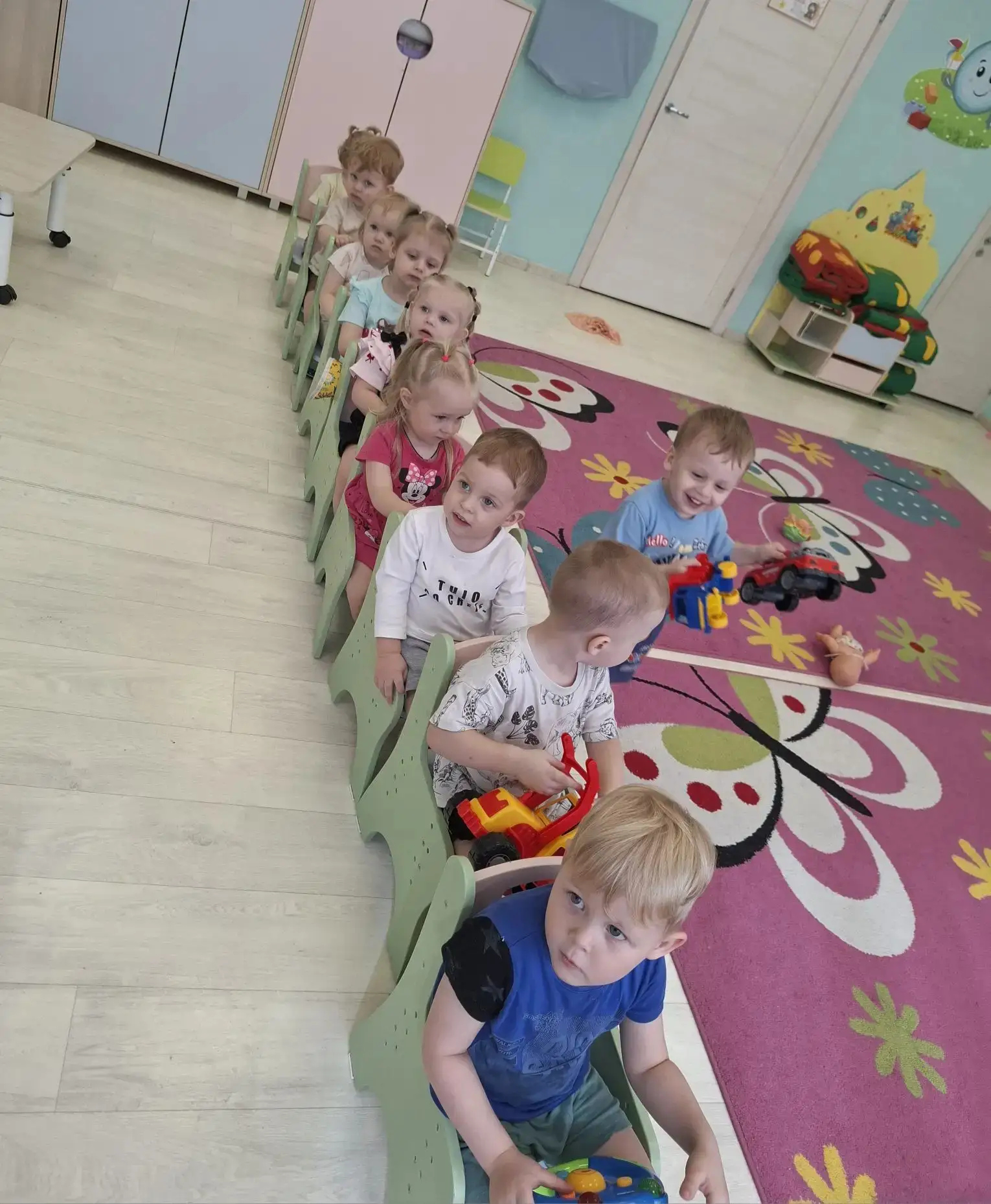 Едет, едет паровоз
