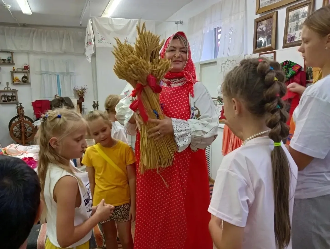 🎉 Тематическое мероприятие, посвящённое завершению уборочных работ — старинному обряду...