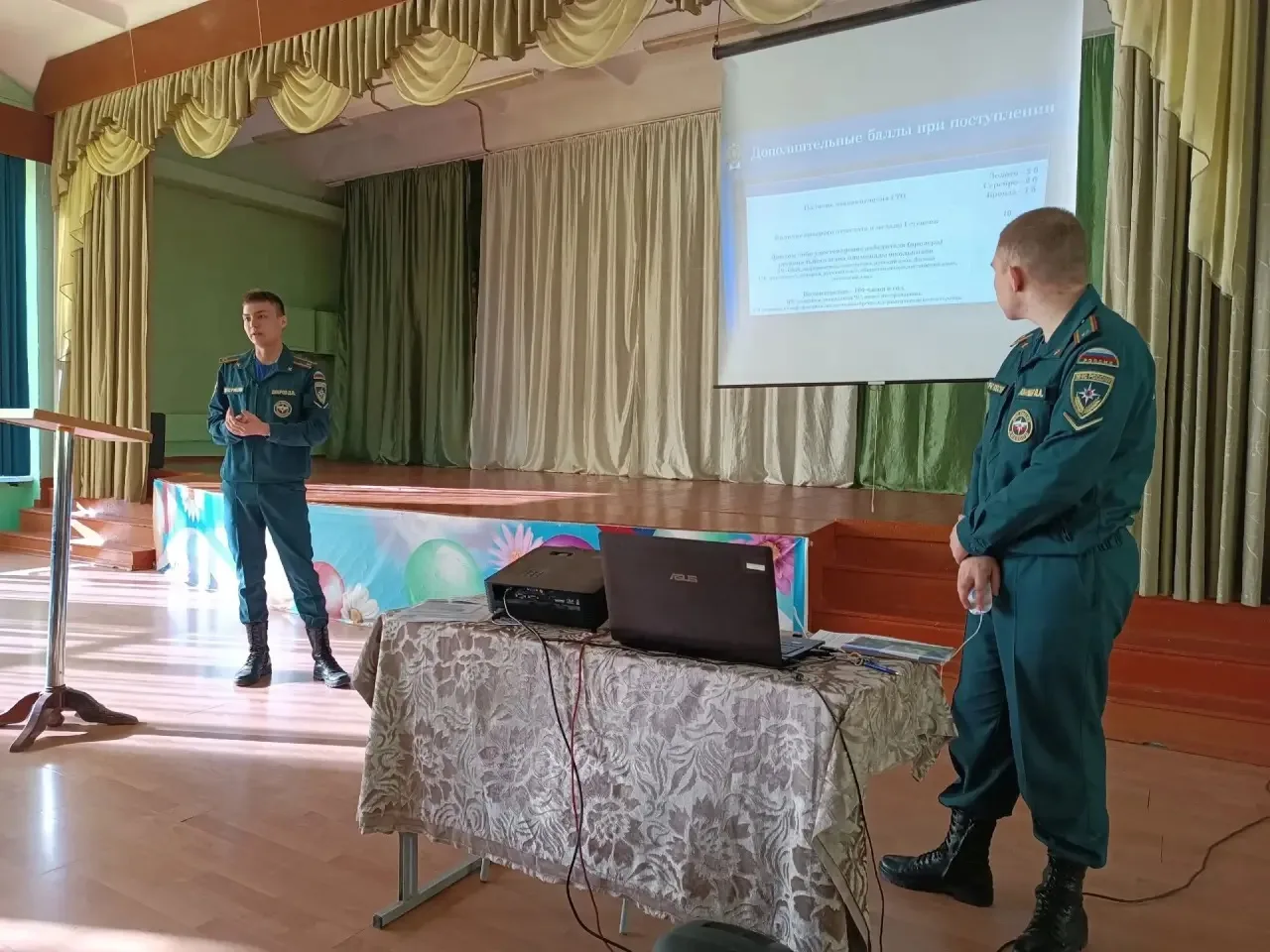 Студенты факультета высшего образования посетили Абаканские школы МБОУ СОШ № 12 и 25, г...