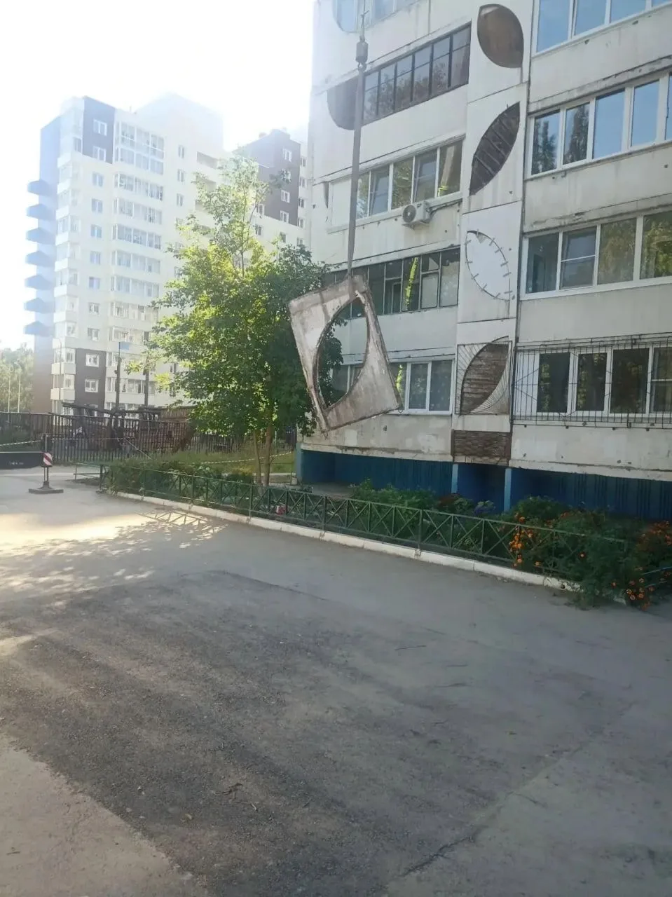 8 сентября вечером в Барнауле специалисты завершили демонтаж железобетонных плит в мног...