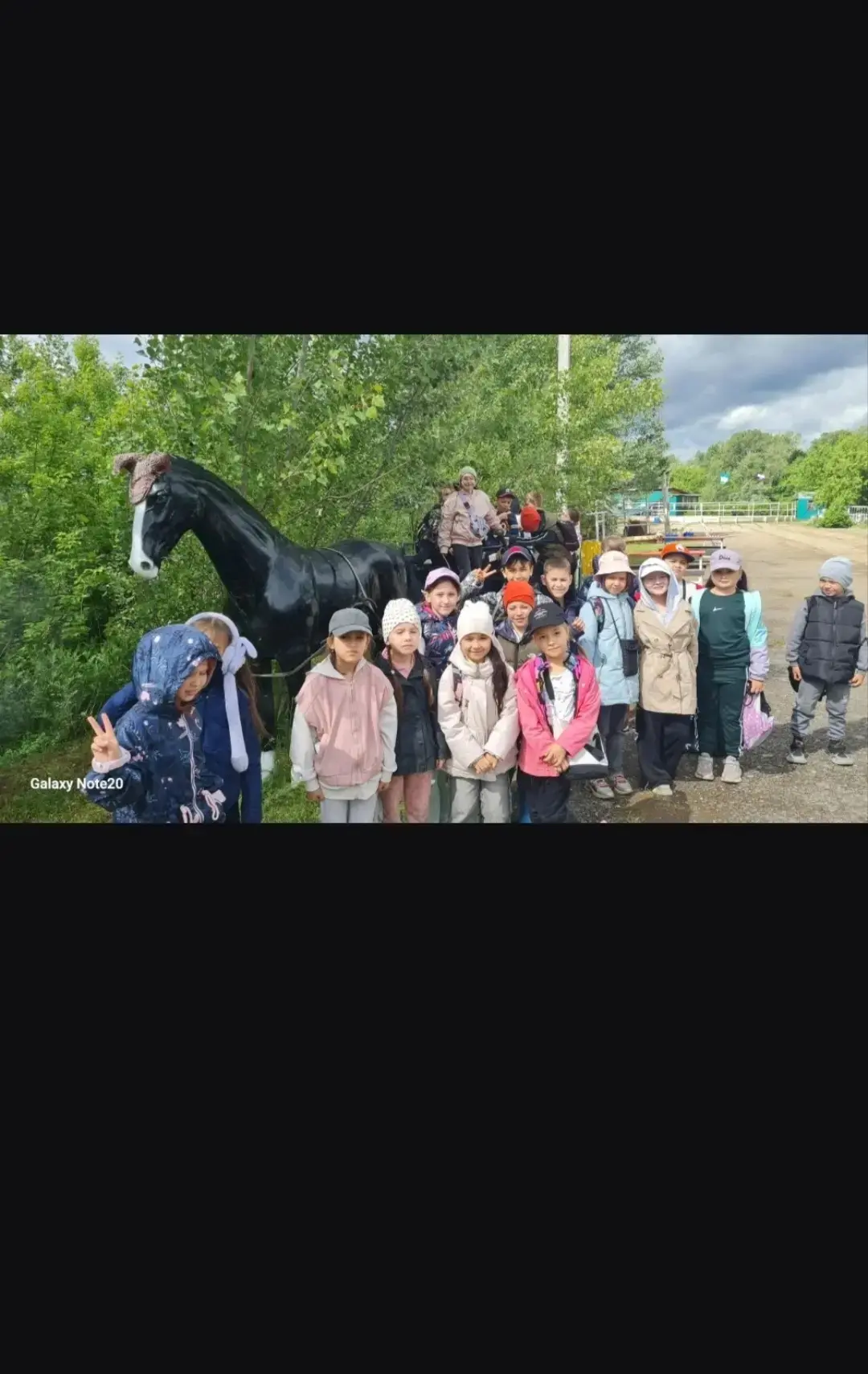 🐴 Поездка на Лошадиную ферму: день, полный открытий и радости! 🌿

29 мая 2026 года в школьном лаге