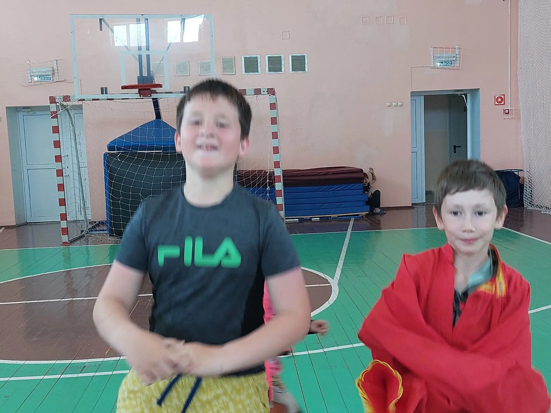 #ОстровДетства
#НескучныеКаникулы
Тринадцатый день встретил детей бодрой зарядкой, линейкой с исполн
