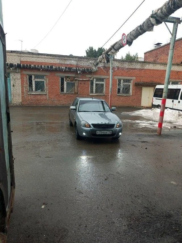 Лада Приора 11 год.
Обмена нет!
Честная история, родной пробег. Установлена качественная музыка опра