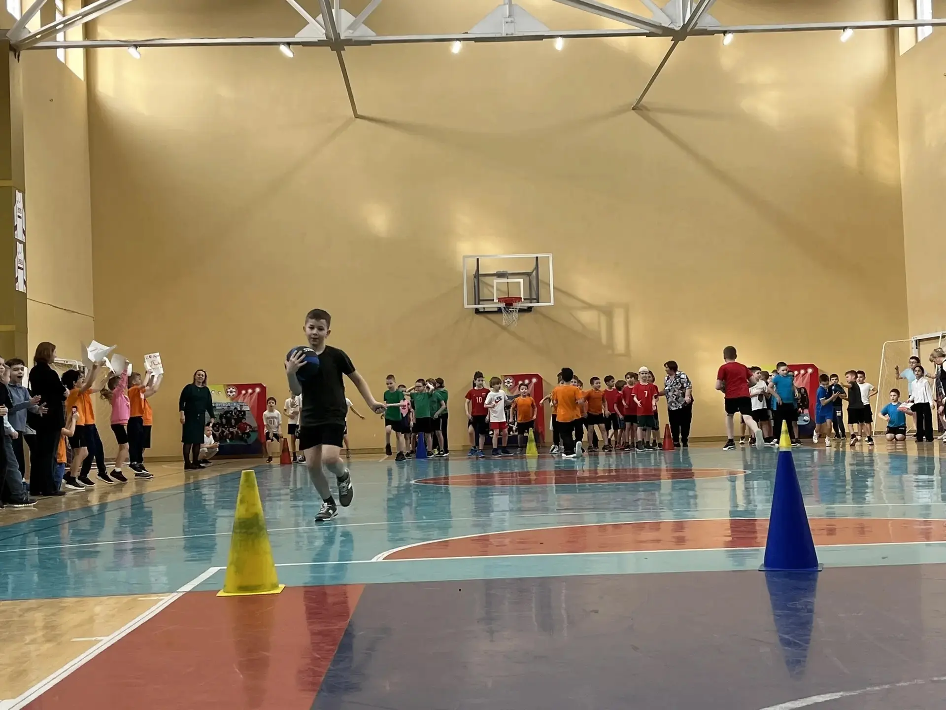 Спортивный праздник ко Дню защитника Отечества! 27 февраля в МБОУ СОШ «Школа будущего» кипели спорти